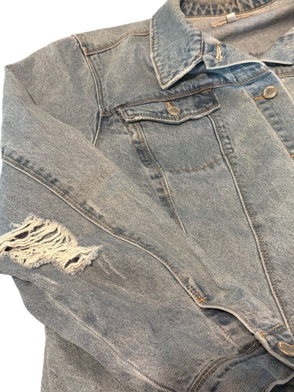 Haute Hippie Tribe Distressed Light Wash Denim Jean Jacket Silver Tone Sz 3X - Picture 3 of 5